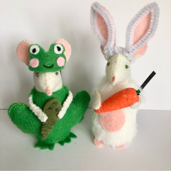 Bunny costumed felt mouse Art doll hand-sewn ready for an Easter Party, basket - Picture 10 of 10